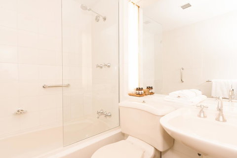 Hadley\'s Orient Hotel - Palm Beach Accommodation 39