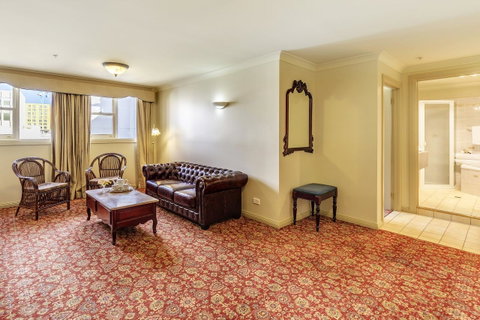 Hadley\'s Orient Hotel - Palm Beach Accommodation 16