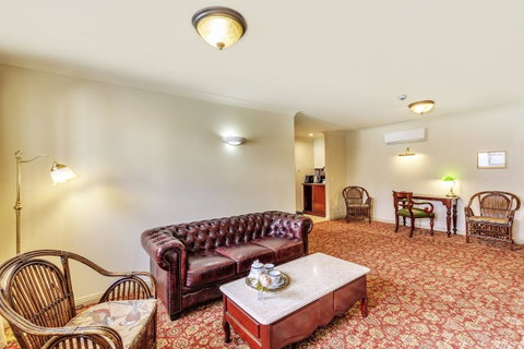 Hadley\'s Orient Hotel - Palm Beach Accommodation 17