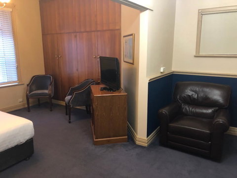 The Macquarie Hobart - Palm Beach Accommodation 3