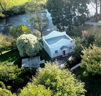 Forth River Cottage - Palm Beach Accommodation