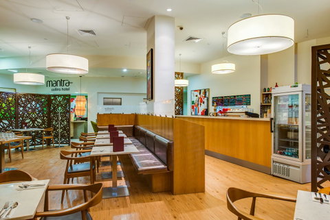 Mantra Collins Hotel - Palm Beach Accommodation 9