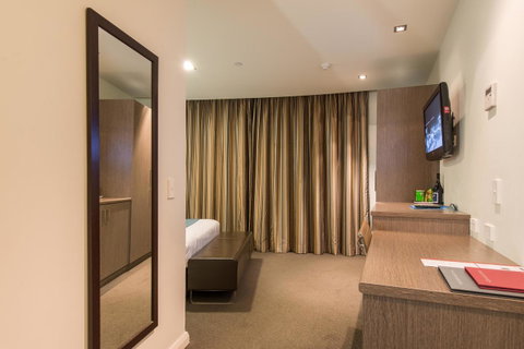 Mantra Collins Hotel - Palm Beach Accommodation 38