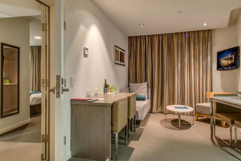 Mantra Collins Hotel - Palm Beach Accommodation 25