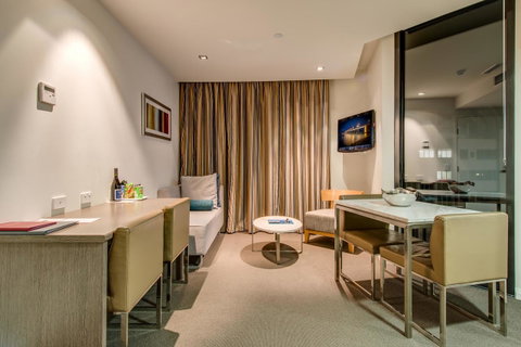 Mantra Collins Hotel - Palm Beach Accommodation 23