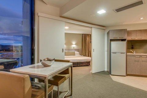 Mantra Collins Hotel - Palm Beach Accommodation 28