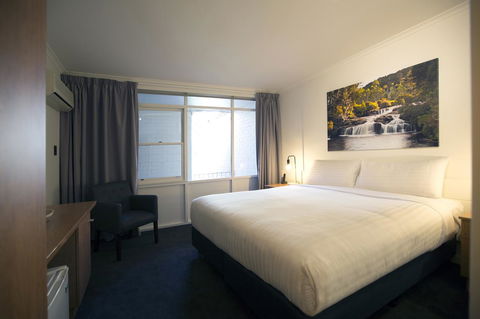 Hotel Launceston - Palm Beach Accommodation 11