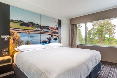 Hotel Launceston - Palm Beach Accommodation 2