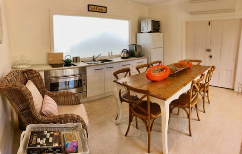 NEW: Tranquil Retreat -The Barn House Ingleside, Northern Beaches - Palm Beach Accommodation 2