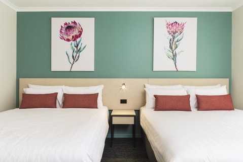 Nightcap At Balaclava Hotel - Palm Beach Accommodation 1