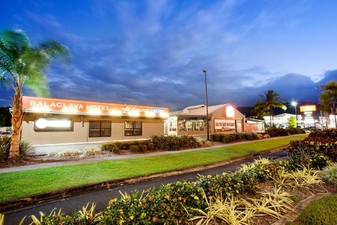 Nightcap At Balaclava Hotel - Palm Beach Accommodation 2