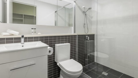 Oaks Brisbane Woolloongabba Suites - Palm Beach Accommodation 1