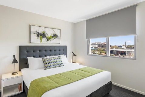 Oaks Brisbane Woolloongabba Suites - Palm Beach Accommodation 0
