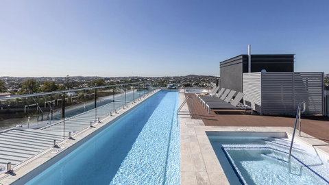 Oaks Brisbane Woolloongabba Suites - Palm Beach Accommodation 3