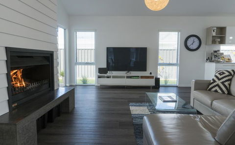 OCEAN & EARTH - Palm Beach Accommodation 2