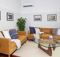 Ocean Mist Cottage - across from pet friendly beach - Palm Beach Accommodation