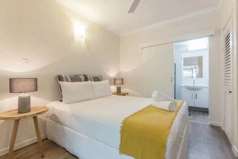Ocean Palms Apartments - Palm Beach Accommodation 1