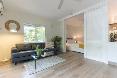 Ocean Palms Apartments - Palm Beach Accommodation 0