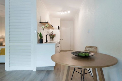Ocean Palms Apartments - Palm Beach Accommodation 3