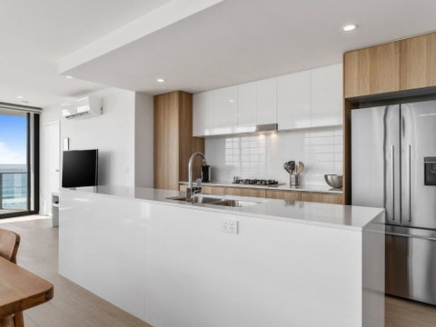 Ocean Views Apartment With Rooftop Pool - Palm Beach Accommodation 2