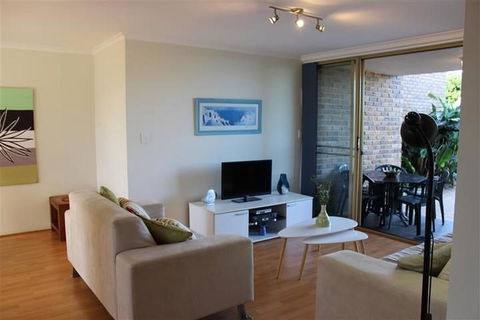 OCEANSIDE 5 - Palm Beach Accommodation 3