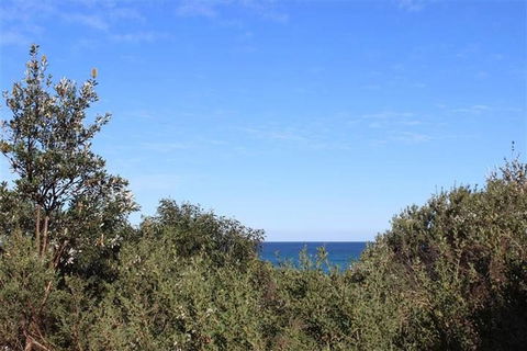 OCEANSIDE 5 - Palm Beach Accommodation 2