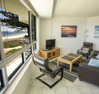 Oceanside Resort - Absolute Beachfront Apartments - Palm Beach Accommodation