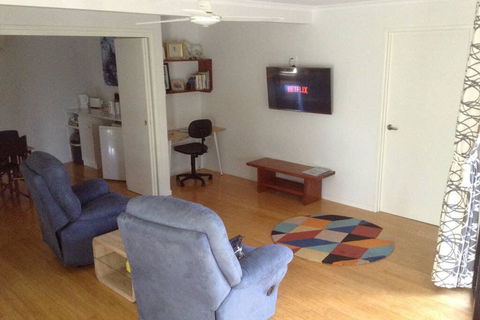 Oceanview Apartment - Palm Beach Accommodation 2