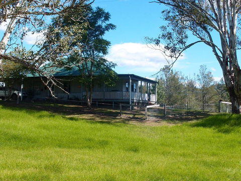 Old Schoolmaster's Cottage On The Barrington River - Palm Beach Accommodation 1