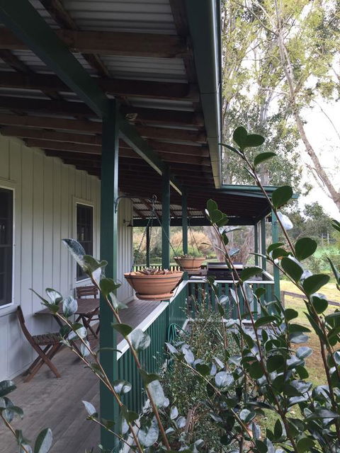 Old Schoolmaster's Cottage On The Barrington River - Palm Beach Accommodation 3