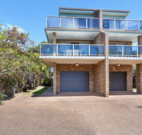 One Street from Main Beach - Palm Beach Accommodation