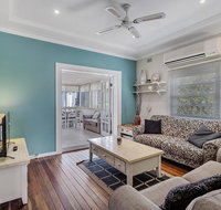 Oscars Pet Friendly Beach House 14 Tomaree Road - Palm Beach Accommodation