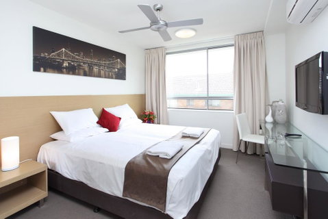 PA Apartments - Palm Beach Accommodation 1