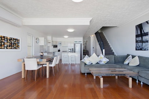 Palm Beach Beachfront Townhouse - Palm Beach Accommodation 2