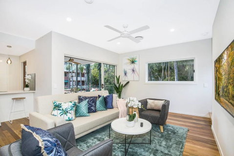 Park Avenue Townhouse Retreat Brisbane Sleeps 10 - Palm Beach Accommodation 3