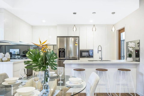 Park Avenue Townhouse Retreat Brisbane Sleeps 10 - Palm Beach Accommodation 1