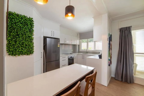 Peaceful 3 Bedroom Apartment In Ascot - Palm Beach Accommodation 1
