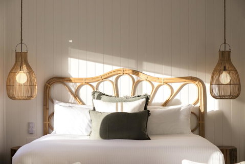 Pebbly Beach Escape - Palm Beach Accommodation 2