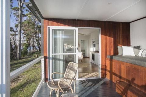 Pebbly Beach Escape - Palm Beach Accommodation 3