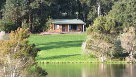 Pemberton Lake View Chalets - Palm Beach Accommodation 1