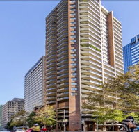 Perfect City location. Immaculate Apartment with Parking - Palm Beach Accommodation