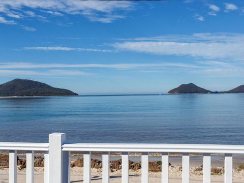 Pet Friendly - Exceptional Beachside Location - Palm Beach Accommodation 0