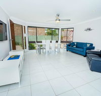Pet Friendly Tomaree Rd 142 - Shoal Bay - Palm Beach Accommodation