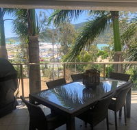 Phil's Place on Airlie - Palm Beach Accommodation