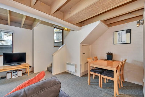 Pinot - Palm Beach Accommodation 3