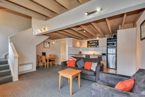 Pinot - Palm Beach Accommodation 0