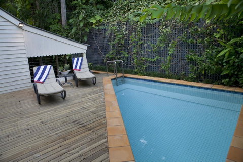 Port Douglas Cottage & Lodge - Palm Beach Accommodation 1
