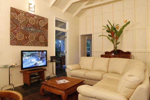 Port Douglas Cottage & Lodge - Palm Beach Accommodation 2