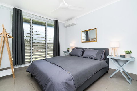 Private Pool, Big Backyard, Aircon - Paradise! - Palm Beach Accommodation 2