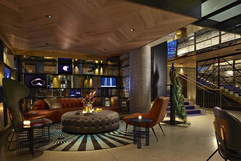 QT Melbourne - Palm Beach Accommodation 1